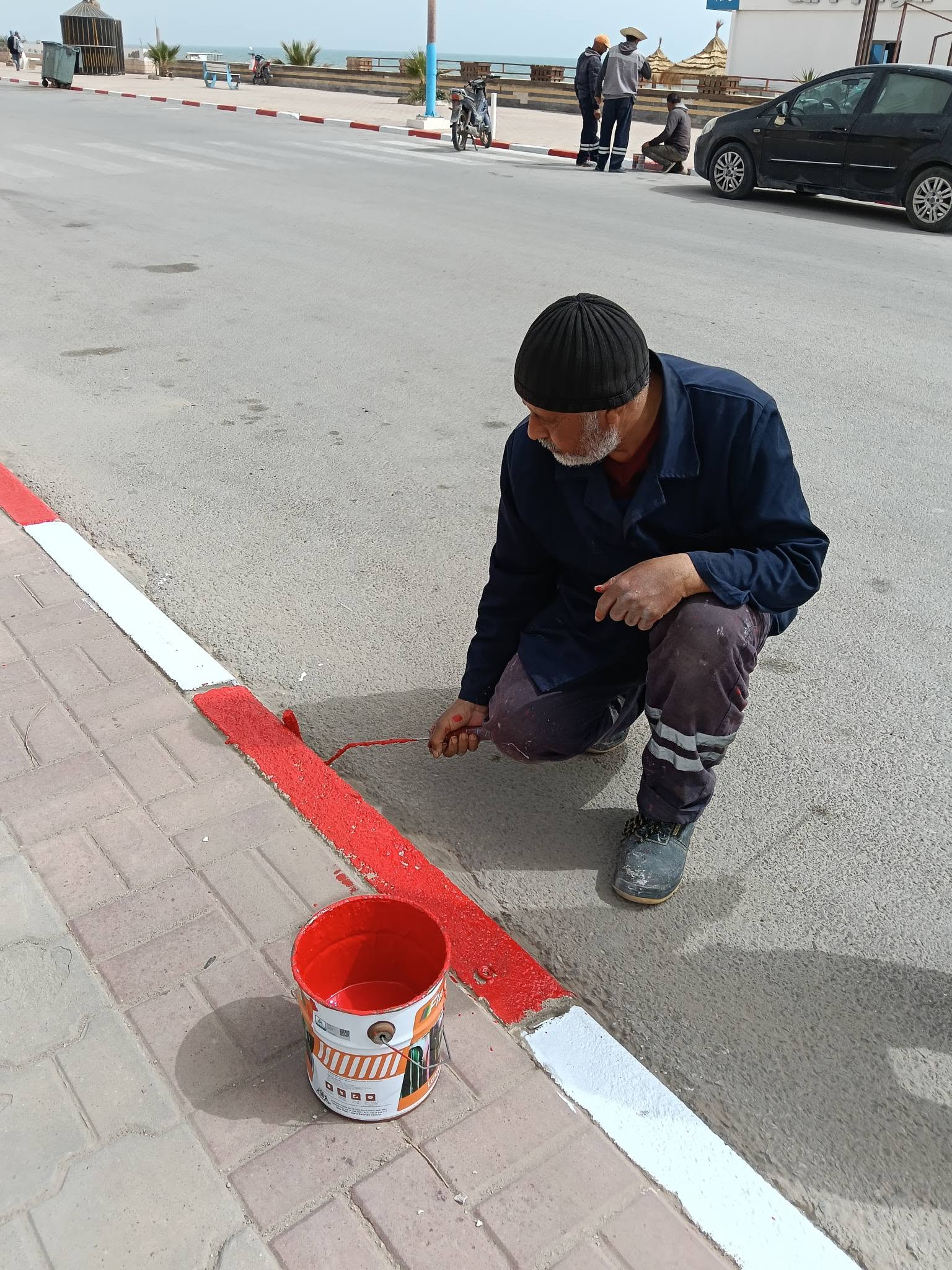 حملة تهيئة شاملة لكورنيش غنوش استعدادًا لموسم صيف 2026