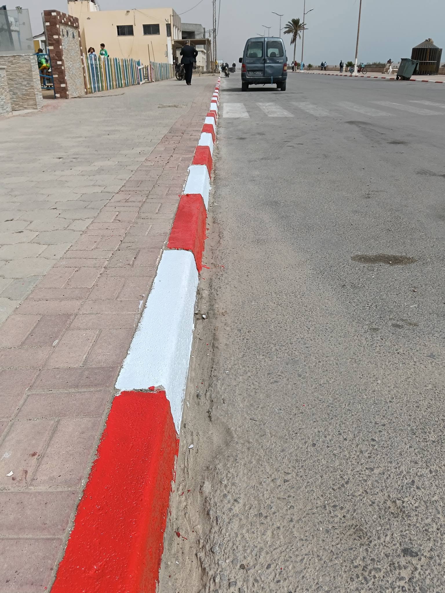 حملة تهيئة شاملة لكورنيش غنوش استعدادًا لموسم صيف 2026